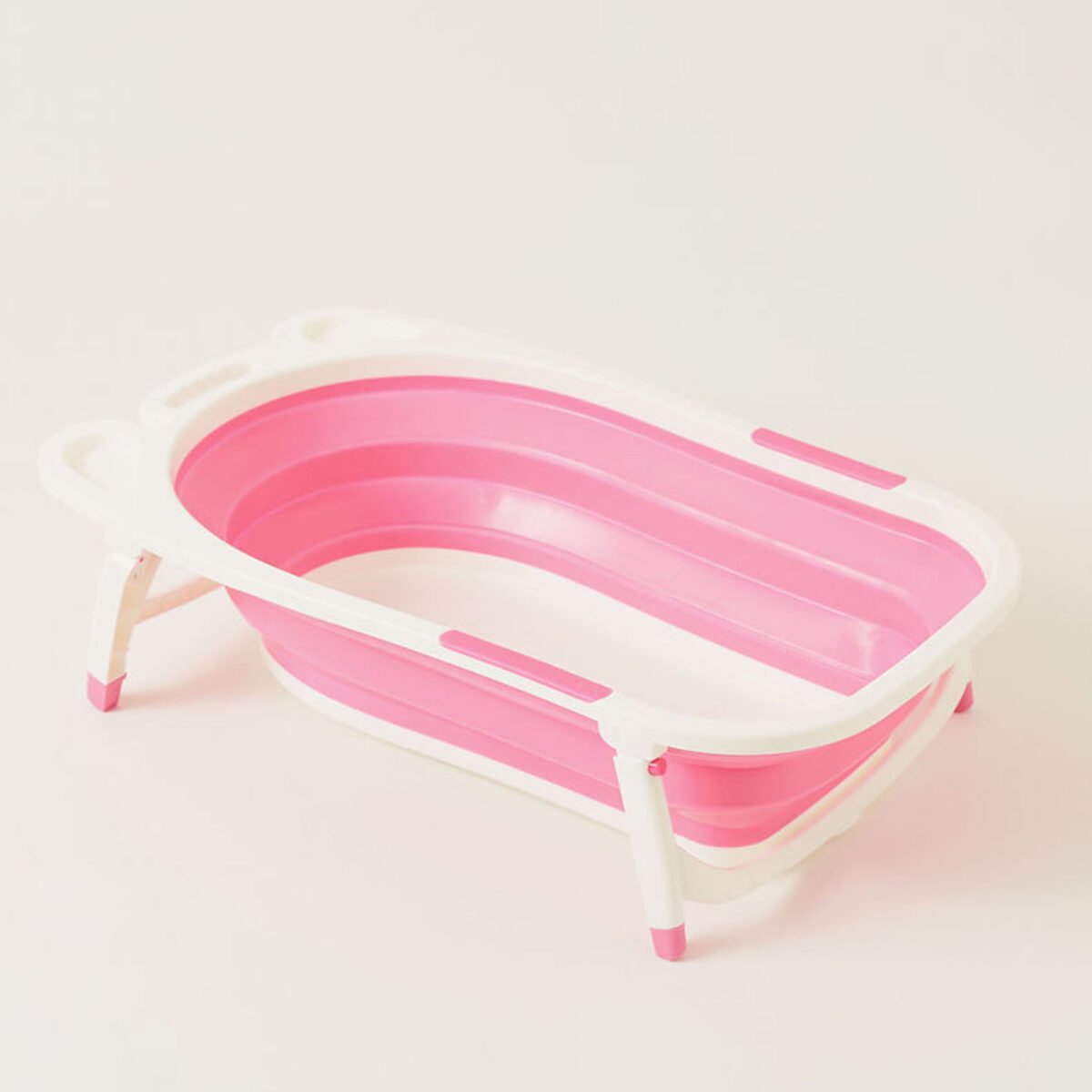 Save space, enjoy bath time! This foldable baby tub is the perfect baby bathing solution for happy splashes across Egypt.